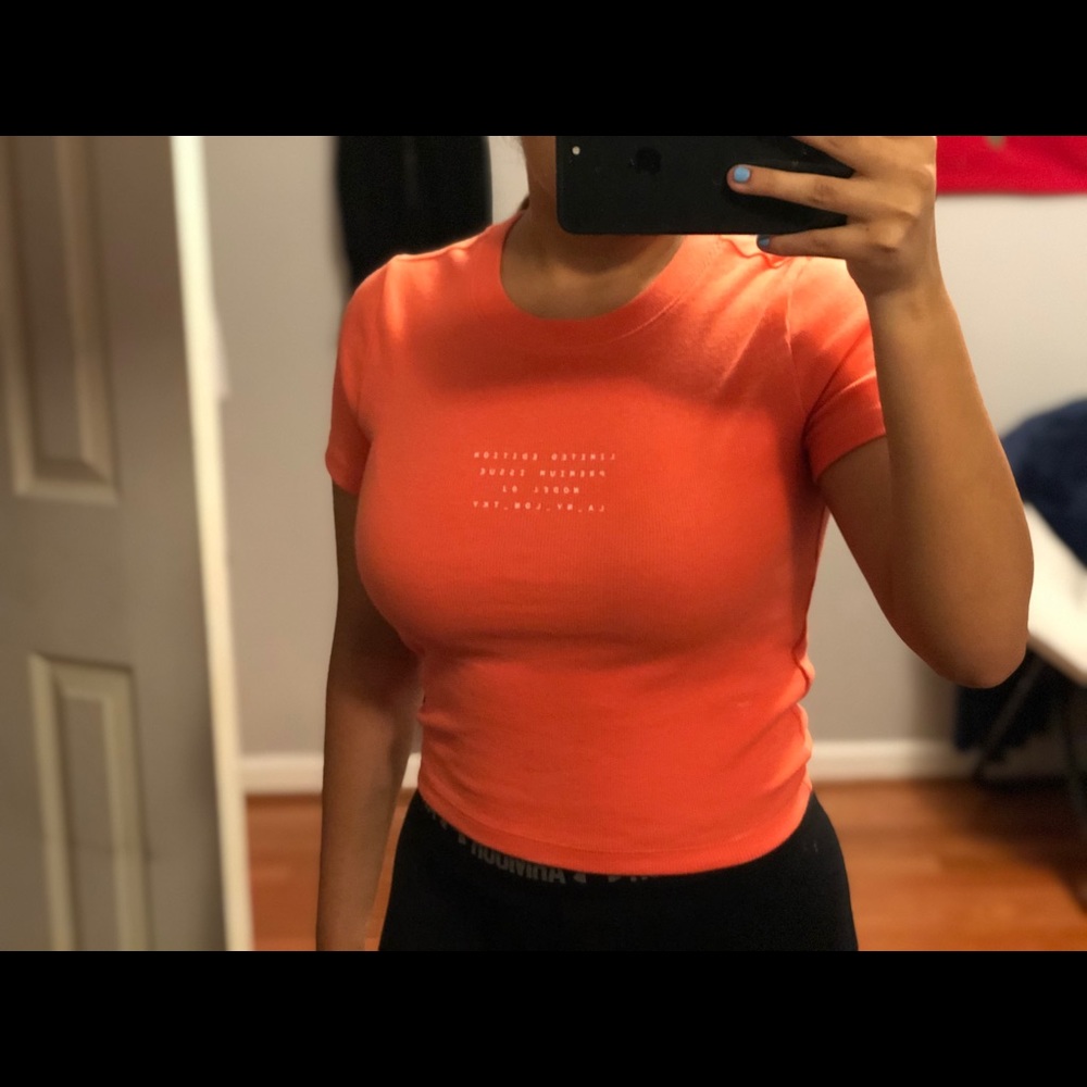 Tee shirt